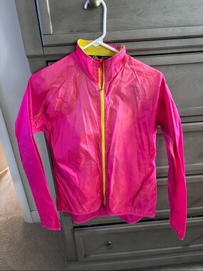 Women’s running Bright Pink Lightweight Windbreaker Jacket with Yellow Trim